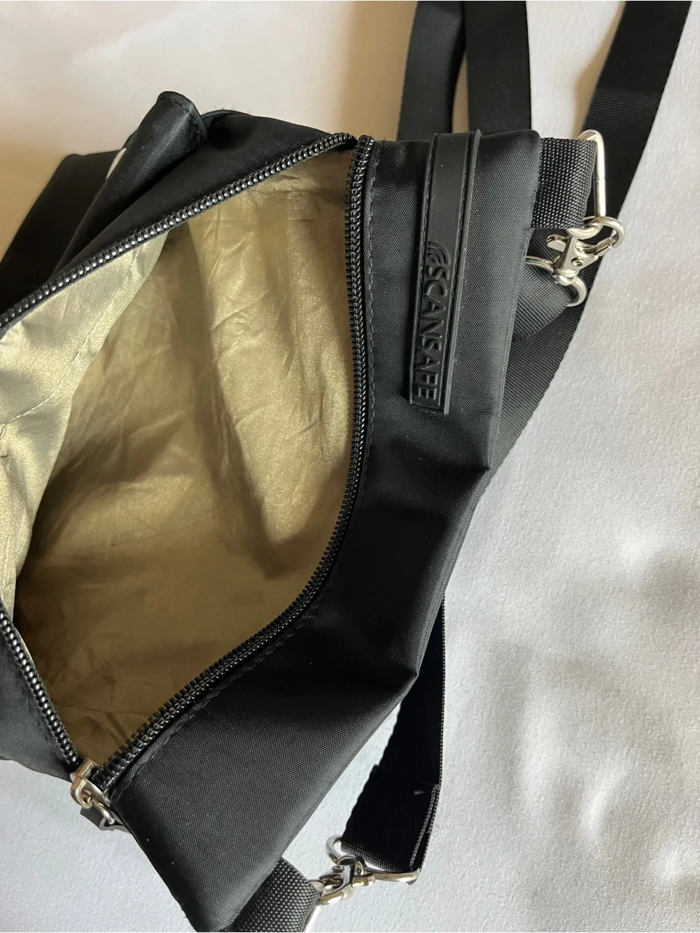 SCANSAFE Black RFID Crossbody Travel Bag Purse Small 8.5